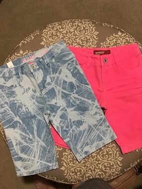 PRICE⬇️Set of 2 Girl’s Bermuda style Jean shorts**NWT & gently used